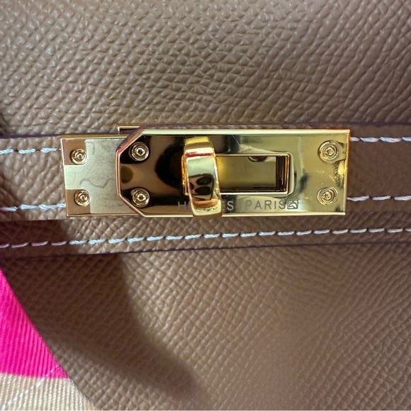 Brown Leather Handbag with Pink Accents - Picture 9 of 17